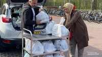 Mempersiapkan paket Ramadan untuk para pengungsi yang ada di Utrecht