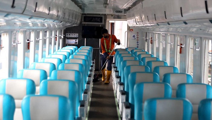 Tengok Perawatan Lokomotif Kereta Api Jelang Arus Mudik Lebaran Berbagai persiapan dilakukan PT KAI jelang arus mudik lebaran 2022. Persiapan-perawatan kereta itu dilakukan di sejumlah tempat mulai Bandung hingga Banyuwangi.