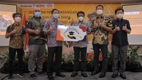 Universitas Katolik Indonesia (Unika) Atma Jaya bekerjasama dengan Keuskupan Agung Jakarta memberikan beasiswa jenjang sarjana (S1) senilai Rp 6 Miliar yang diperuntukan bagi calon mahasiswa baru tahun 2021 maupun 2022 melalui program Atma Peduli ASAK (Ayo Sekolah Ayo Kuliah) di wilayah Jakarta, Tangerang dan Bekasi.