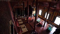 Pengunjung juga bisa bebas berfoto di segala sudut Istana Pagaruyung ini.  