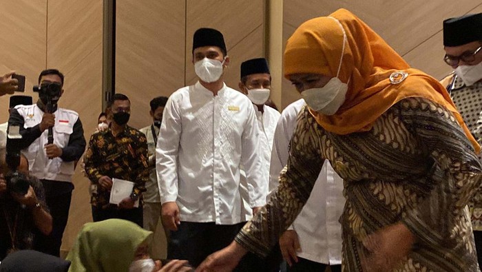 Yayasan Juragan 99 Gelar Bukber, Santuni 1.000 Anak Yatim di Malang Yayasan milik Juragan 99 Gilang Widya Pramana, J99 Foundation, Baznas Jatim dan Hotel Grand Mercure Malang Mirama gelar buka puasa bersama dan santunan anak yatim di Malang.