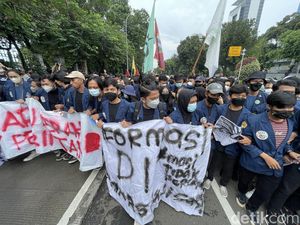 Aksi Mahasiswa 21 April Mulai Ngegas di Kawasan Patung Kuda