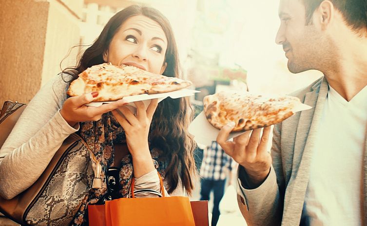 Apa Kamu Sering Minta Tukar Makanan Pacar? Simak Komentar Netizen