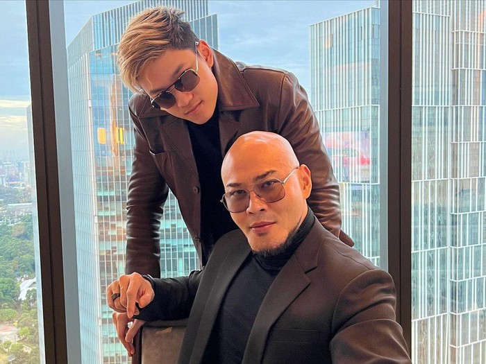Azka dan Deddy Corbuzier Azka dan Deddy Corbuzier