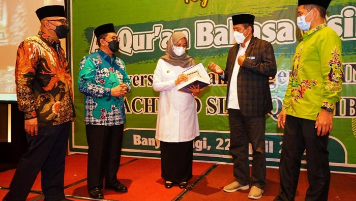 Bedah Buku Terjemahan Al-Quran Bahasa Osing, Bupati Ipuk Kenang Kisah Kartini