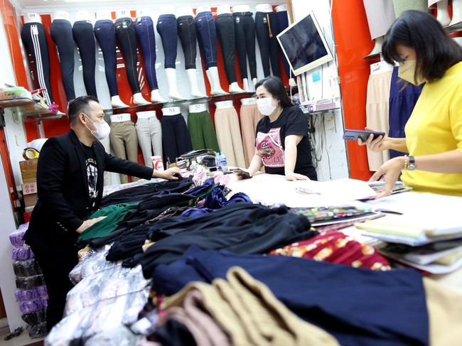 Jelang Lebaran tahun 2022, Pusat Grosir Metro Tanah Abang akan menggelar Pengundian Khusus Pembeli setianya dengan bertabur hadiah ratusan juta rupiah. Siapa saja yang beruntung?