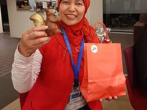 Dosen UNAIR Jadi Orang Indonesia Pertama yang Raih Golden Squirrel Tail di Belanda