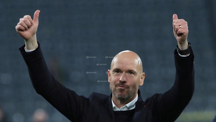 FILE PHOTO: Soccer Football - Champions League - Group C - Borussia Dortmund v Ajax Amsterdam - Signal Iduna Park, Dortmund, Germany - November 3, 2021 Ajax Amsterdam coach Erik ten Hag celebrates after the match REUTERS/Wolfgang Rattay/File Photo