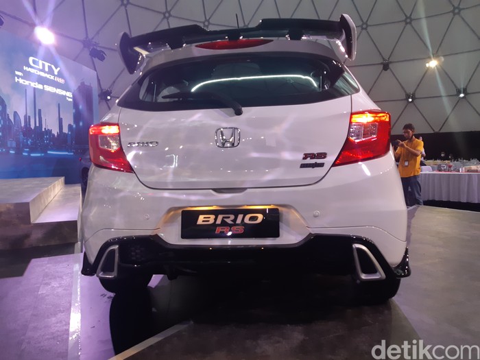 Honda Brio RS Urbanite Edition hadir dengan beragam penyegaran eksterior. Mobil terbaru ini meluncur pada Rabu (21/4/2022).