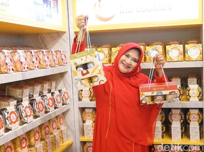 Ina Wiyandini, pemilik bisnis kue kering Ina Cookies di Bandung.