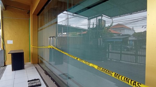 Perusahan PT Goldcoin Savelon Internasional disegel polisi dan OJK karena diduga menjalankan investasi bodong. (Sui Suadnyana/detikBali)