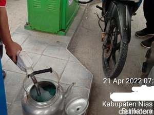 Alasan Warga Nias Barat Beli BBM Pakai Teko: Jeriken Logam Mahal