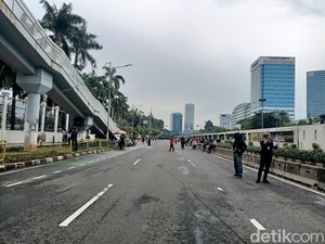 Jelang Demo Buruh Depan DPR, Lalin Menuju Jl Gatot Subroto Ditutup