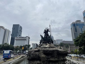Mahasiswa Demo BBM di Patung Kuda Siang Ini, 2.000 Personel TNI-Polri Siaga
