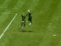 Mengenang Gol Tangan Tuhan Maradona saat Argentina Tumbangkan Inggris