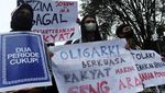 Momen Mahasiswa-Ojol di Bandung Tolak Presiden 3 Periode