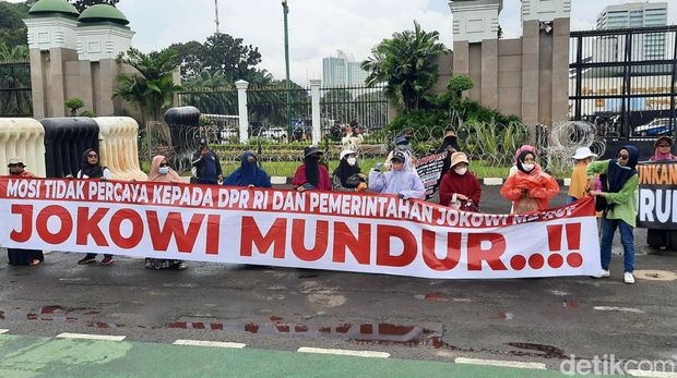 Massa demo 21 April (Karin Nur Secha/detikcom)