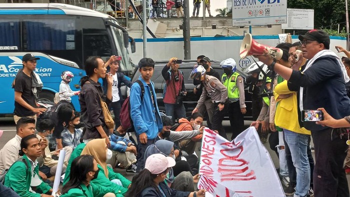 Massa tambahan datangi kawasan Patung Kuda (Anggi-detikcom)