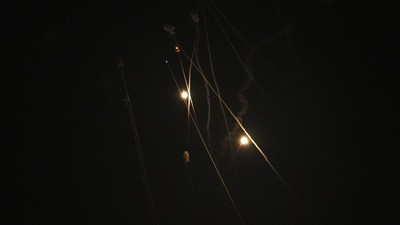 Duarrr... Iron Dome Israel Bikin Roket Hamas Tak Berdaya