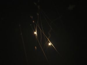 Duarrr... Iron Dome Israel Bikin Roket Hamas Tak Berdaya