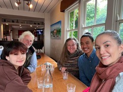 Potret Cantik Nadya Hutagalung dengan Rambut Beruban, Aging Gracefully