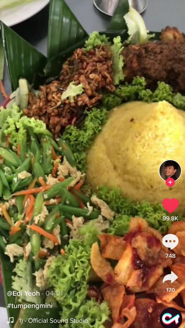 Nasi tumpeng lembek