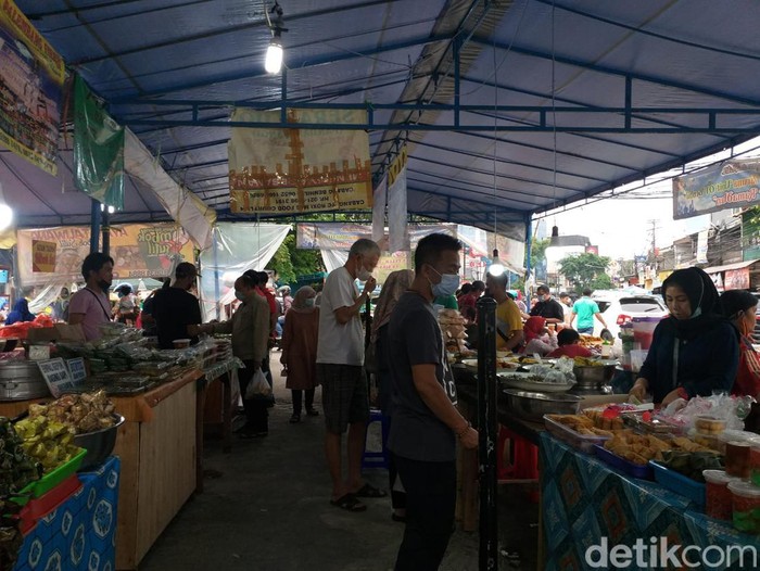 Pasar Takjil di Benhil