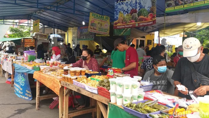 Pasar Takjil di Benhil