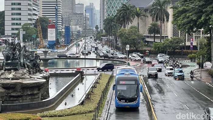 Patung Kuda, Jalan Medan Merdeka Barat, Jakarta, Kamis (21/04/2022).