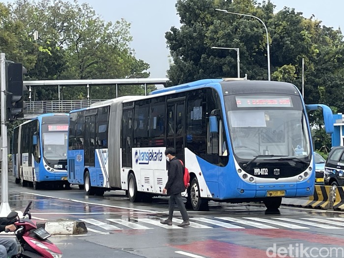 Patung Kuda, Jalan Medan Merdeka Barat, Jakarta, Kamis (21/04/2022).