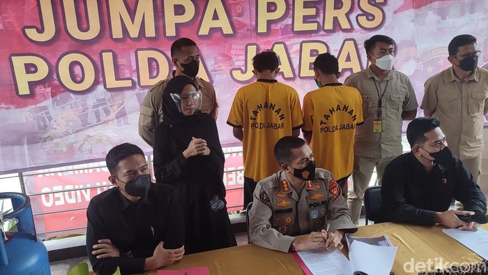 Pelaku pengoplos elpiji di Bogor dibongkar polisi.