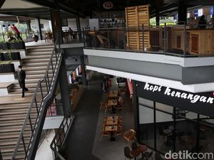 Ide Siapa Sih, Ada Jembatan di Atas Jalan Tol KM 456?