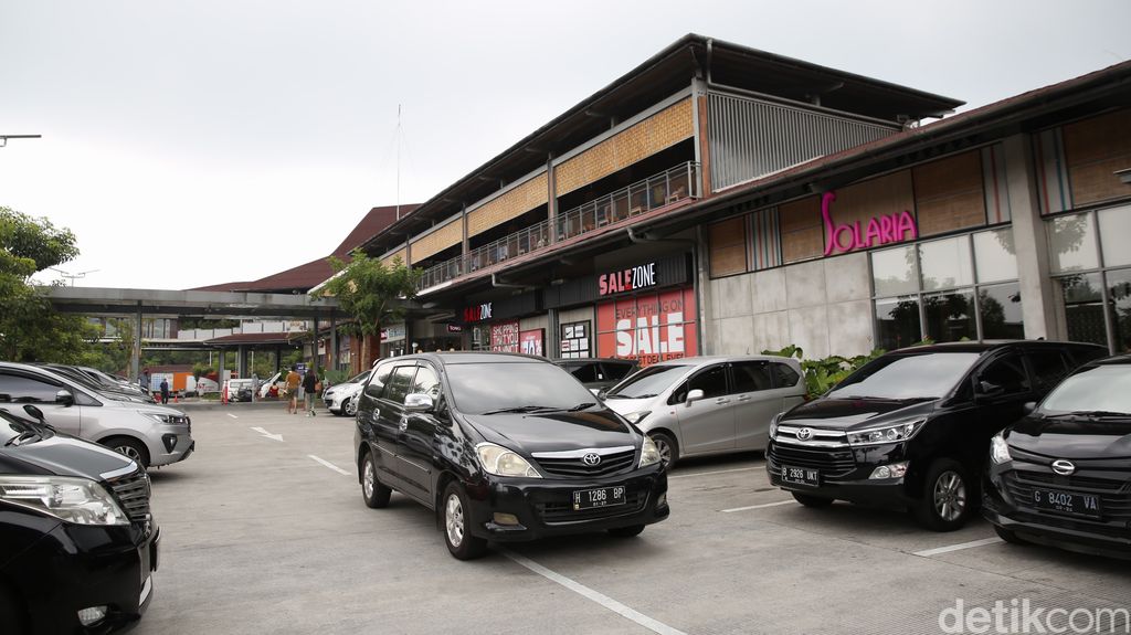 Panorama pemandangan alam Tol Trans Jawa Ruas Semarang-Solo memang tidak bisa dielakkan lagi keindahannya. Salah satu lokasi yang menarik untuk disinggahi para pemudik lebaran 2022 adalah Rest Area 456 A Salatiga.