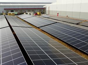 Kurangi Emisi Karbon dengan Panel Surya