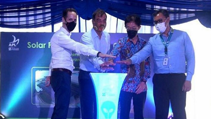 Penerapan Energi Bersih Kurangi Emisi Karbon dengan Panel Surya
PT Anugerah Pharmindo Lestari (APL) hadirkan inovasi yang bermanfaat bagi lingkungan. Salah satunya dengan pemanfaatan panel surya di fasilitas pusat distribusinya Cikarang, Jawa Barat.