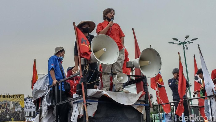 Perwakilan buruh menyebut sebanyak 50 ribu orang akan kembali demo jika tuntutan hari ini tidak dipenuhi. (Wildan Noviansah/detikcom)