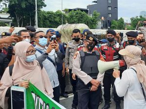 Buruh Geruduk DPR, Tolak Jabatan Presiden 3 Periode