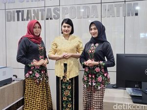 Anggunnya Polwan Polda Jatim Kenakan Baju Adat Peringati Hari Kartini
