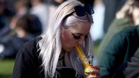 Demonstrasi yang diikuti oleh para pecinta ganja di London ini untuk menandai hari libur ganja.