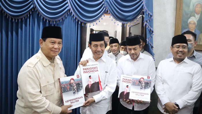 Prabowo saat di Ponpes Zainul Hasan Genggong