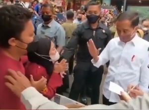 Curhat Histeris Pedagang ke Jokowi Usai Om Ditangkap karena Tolak Pungli