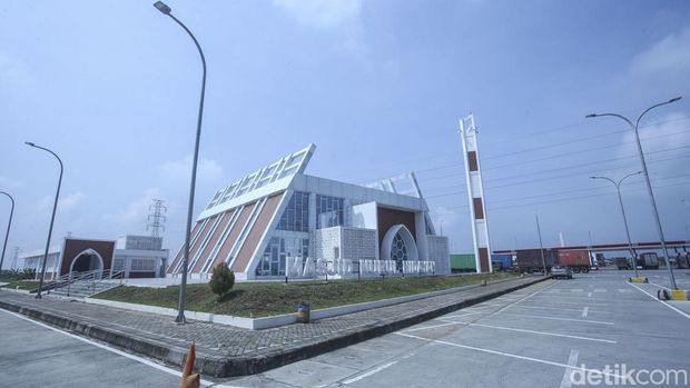 Rest Area di Ngawi Ini Bak di Luar Negeri Rest area di Tol Trans Jawa terbilang memiliki desain yang unik. Salah satunya Rest Area KM 575 B yang desain bangunannya mirip di Eropa.
