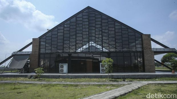Rest Area di Ngawi Ini Bak di Luar Negeri Rest area di Tol Trans Jawa terbilang memiliki desain yang unik. Salah satunya Rest Area KM 575 B yang desain bangunannya mirip di Eropa.