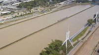 Selain itu, pada akhir 2022 dibangun jembatan penghubung sisi utara dan selatan Kalimalang agar warga tidak harus memutar untuk menikmati kedua sisi sungai. 