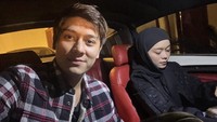 Keduanya mengatakan tidak menyentuh sama sekali uang itu karena Stefanus kala itu memberikan Rp 1 miliar untuk hadiah anak mereka, Baby L. Mereka juga kompak menjawab 19 pertanyaan dari kepolisian soal robot trading DNA Pro. 