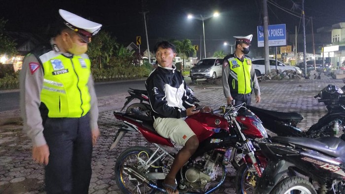 Satlantas Polres Tanjung Jabung Timur saat razia balap liar