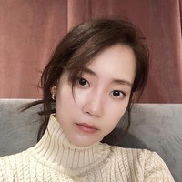 Berkat penampilannya dalam film He’s On Duty, Shin Hyun Bin berhasil membawa pulang piala penghargaan Best New Actress dari Baeksang Arts Awards pada 2011. Foto: dok. Instagram @hyunbeenshin