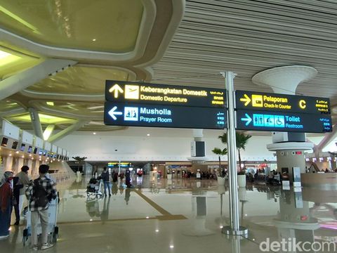 Suasana jelang lebaran di Bandara YIA, Kamis (21/4/2022).