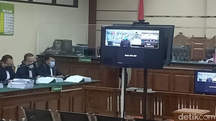 Suasana sidang di Pengadilan Tipikor atas kasus korupsi Bupati Probolinggo Nonaktif Puput Tantriana.
