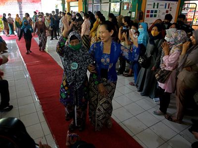 Momen Suka Cita Peringatan Hari Kartini di Berbagai Daerah